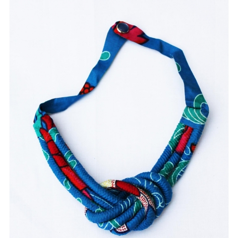 Collier en tissu multi-rangs noué, imprimé bleu/rougevert